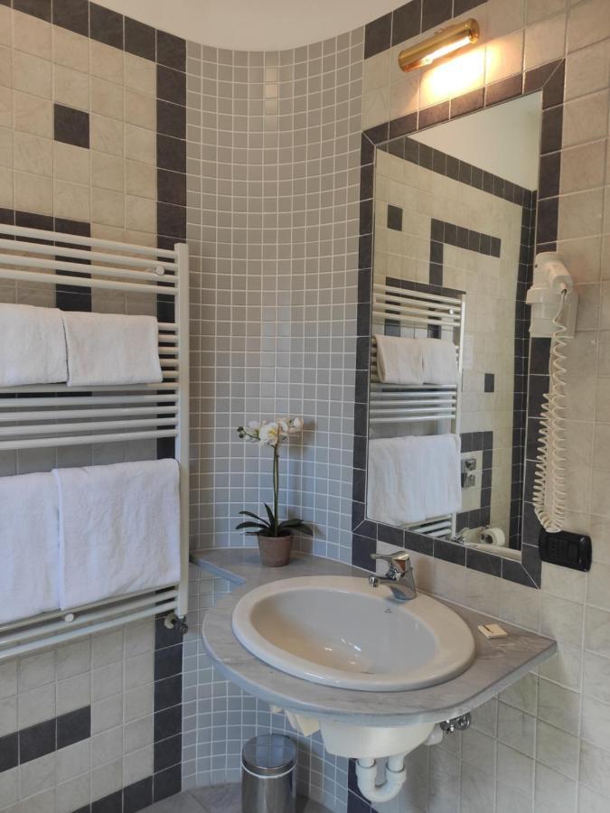 Hotel Giardino Cannobio Bagian luar foto